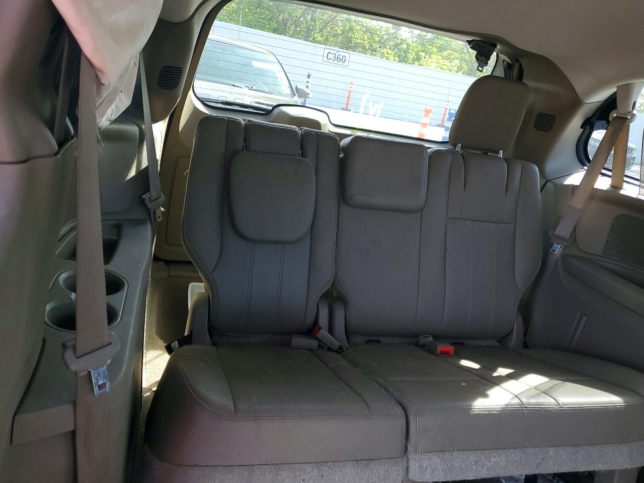 2015 CHRYSLER TOWN & COUNTRY TOURING L photo 11