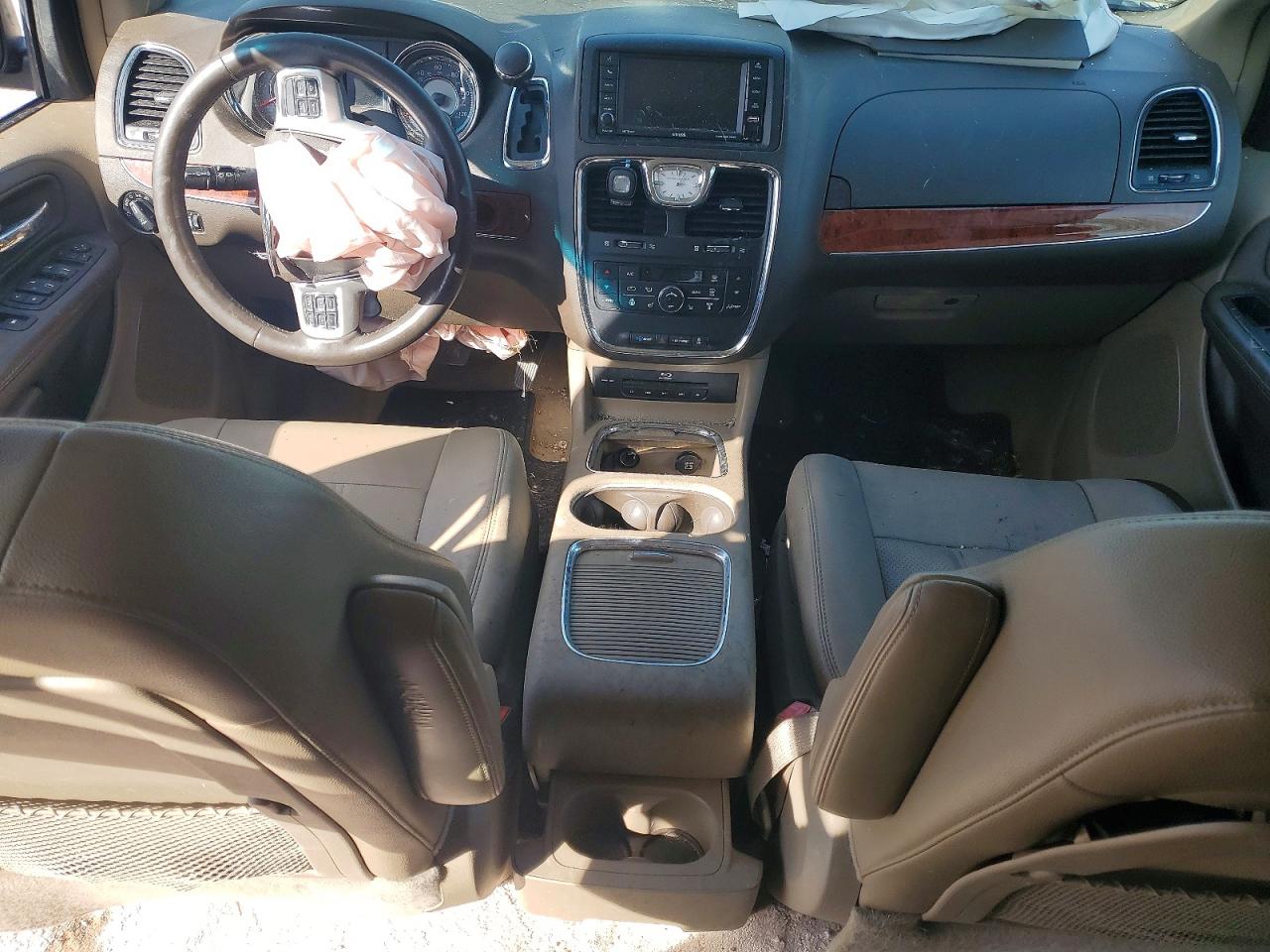 2015 CHRYSLER TOWN & COUNTRY TOURING L photo 8