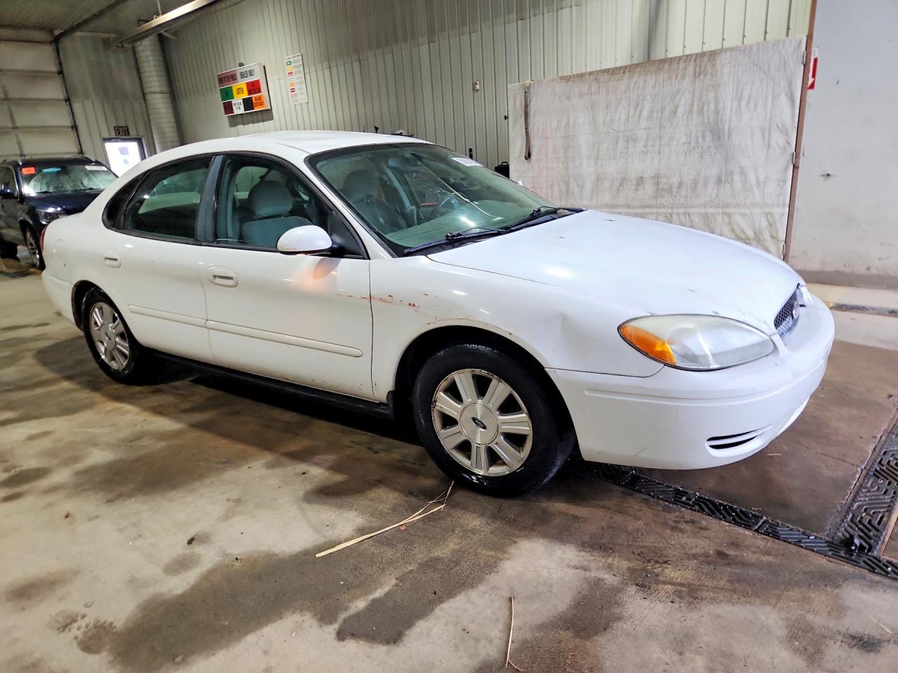 2005 FORD TAURUS SEL photo 10