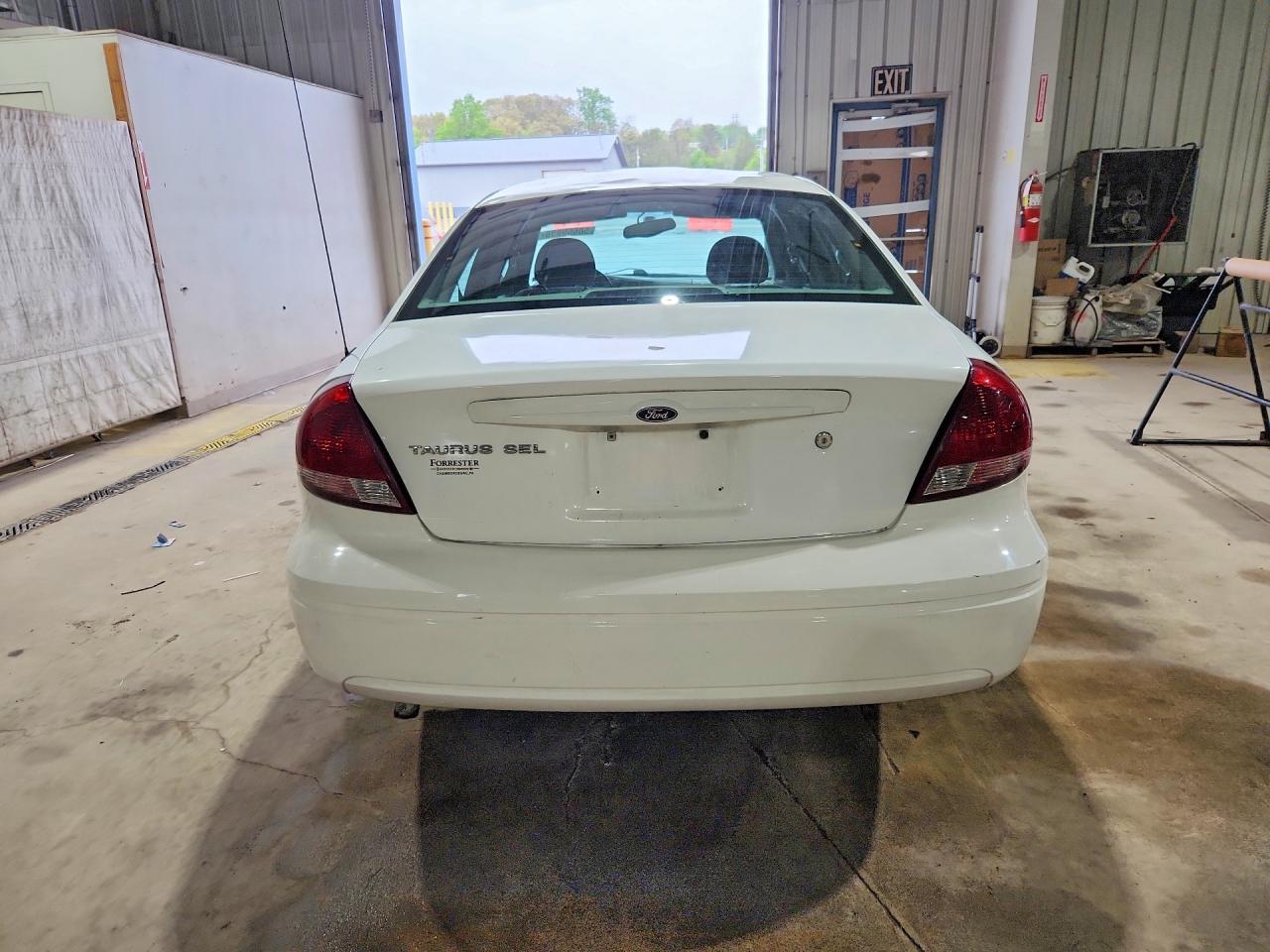 2005 FORD TAURUS SEL photo 16