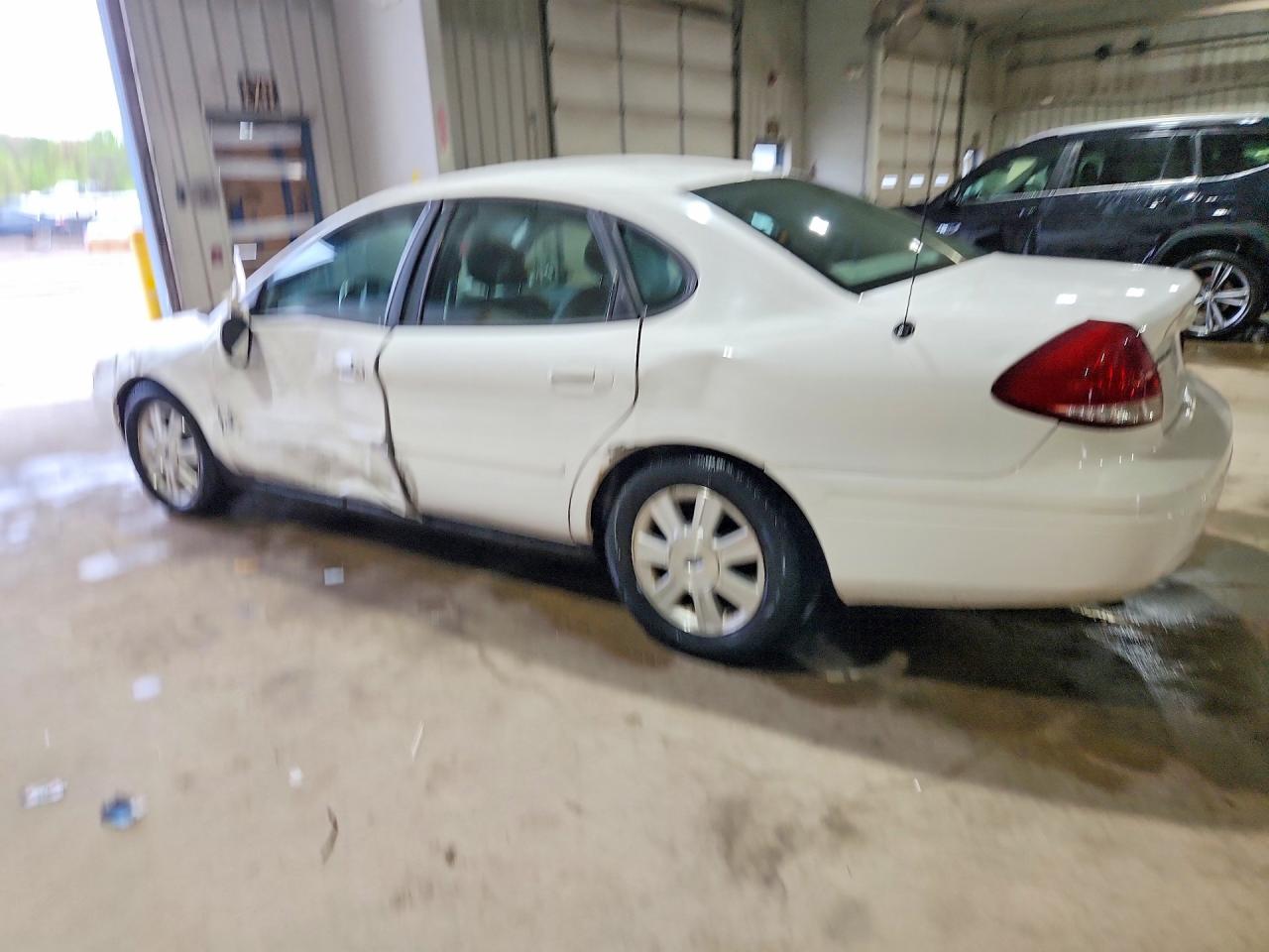 2005 FORD TAURUS SEL photo 4