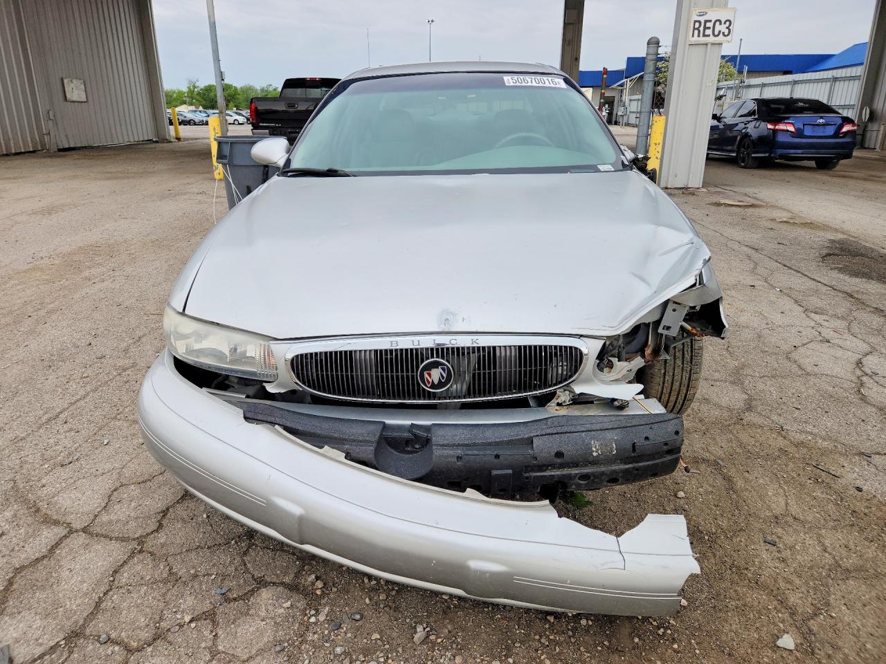 2004 BUICK CENTURY CUSTOM photo 9