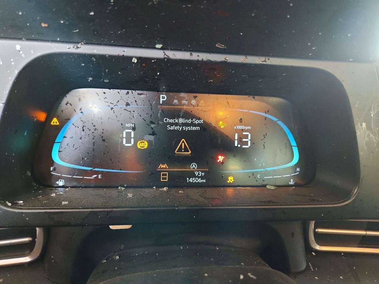 2025 HYUNDAI ELANTRA SE photo 17