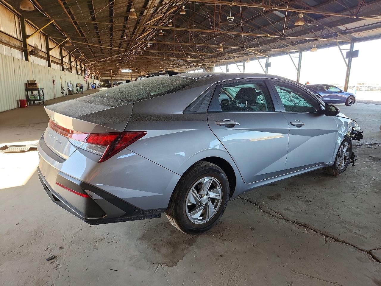 2025 HYUNDAI ELANTRA SE photo 5
