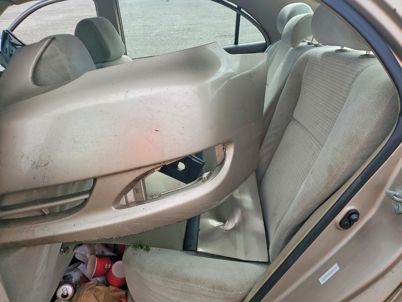2005 TOYOTA COROLLA CE photo 10