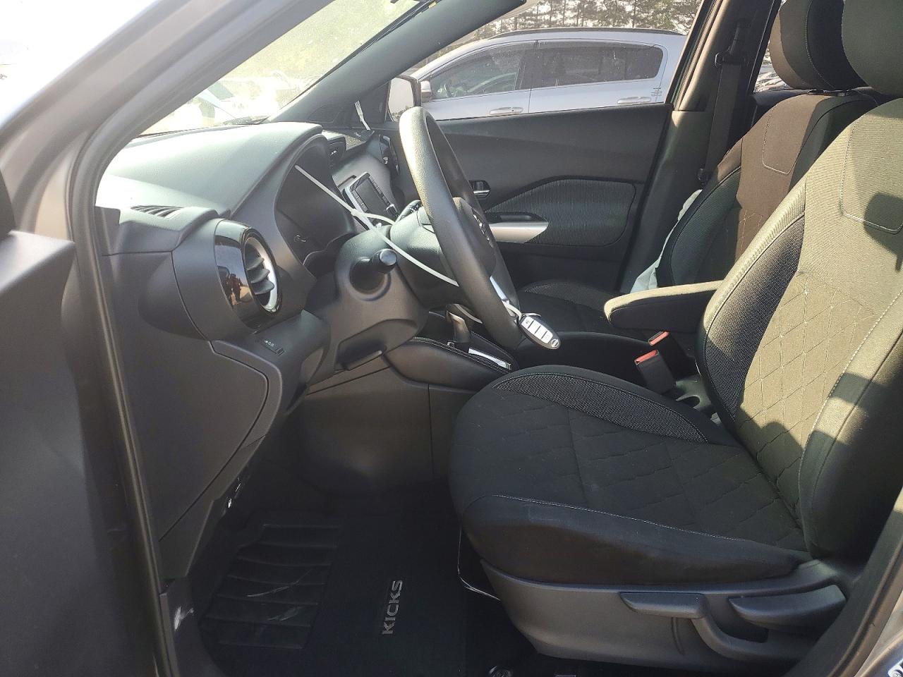 2018 NISSAN KICKS SV photo 13