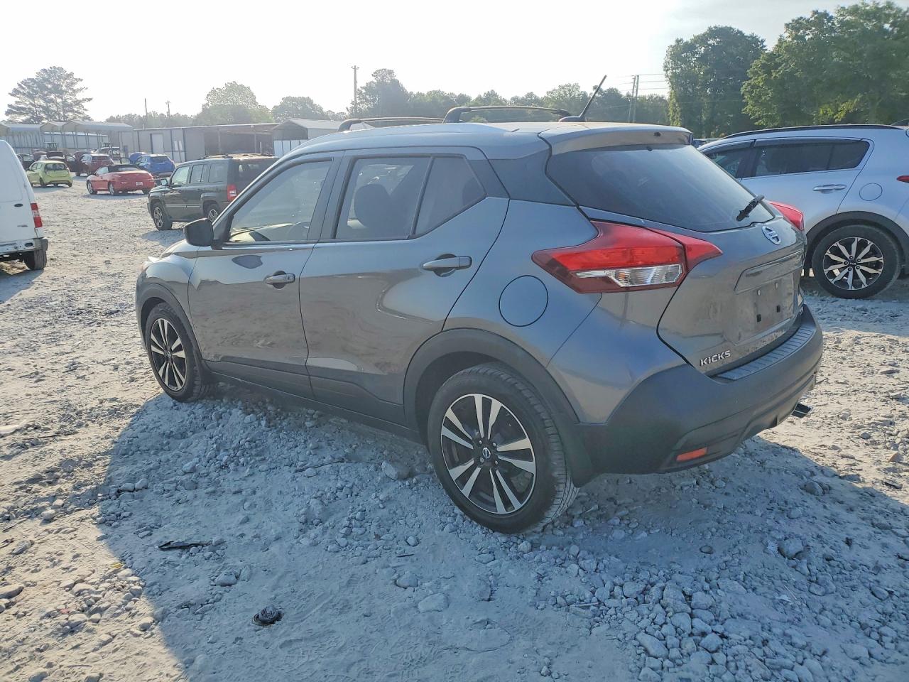 2018 NISSAN KICKS SV photo 3