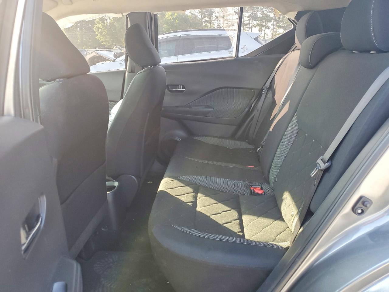 2018 NISSAN KICKS SV photo 21