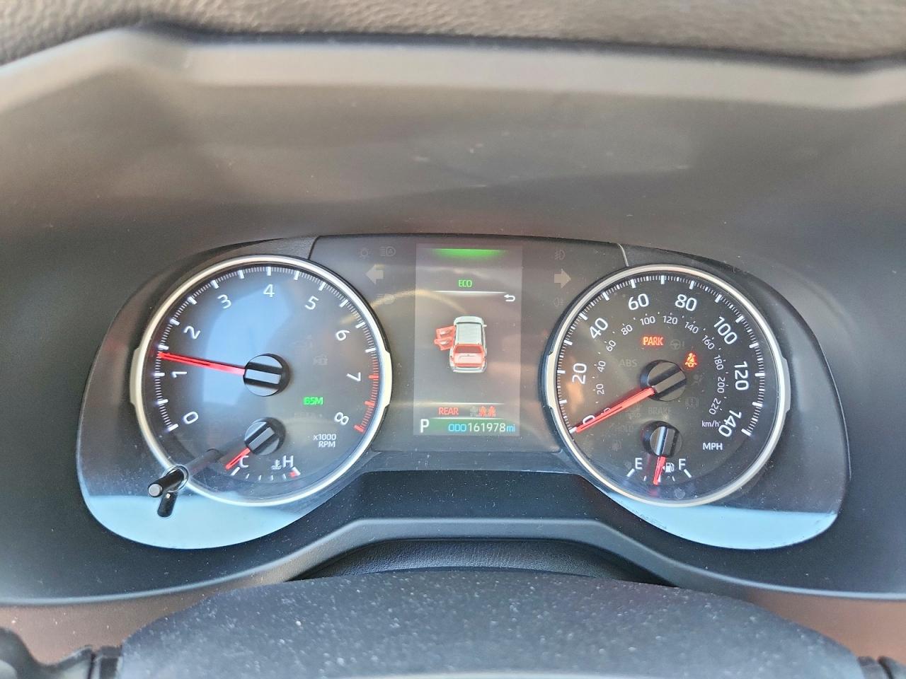 2019 TOYOTA RAV4 XLE photo 25
