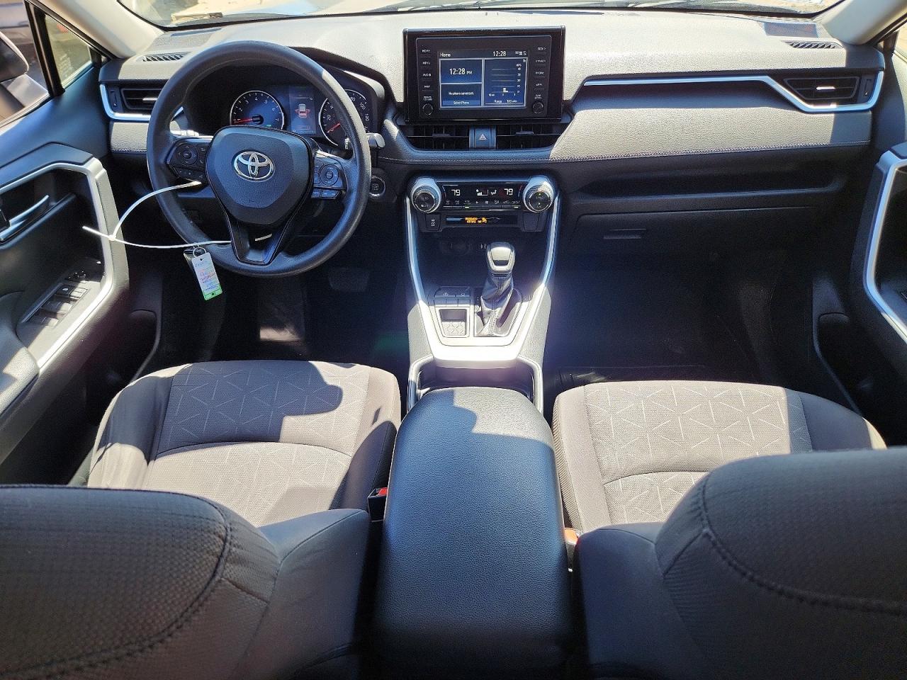 2019 TOYOTA RAV4 XLE photo 22