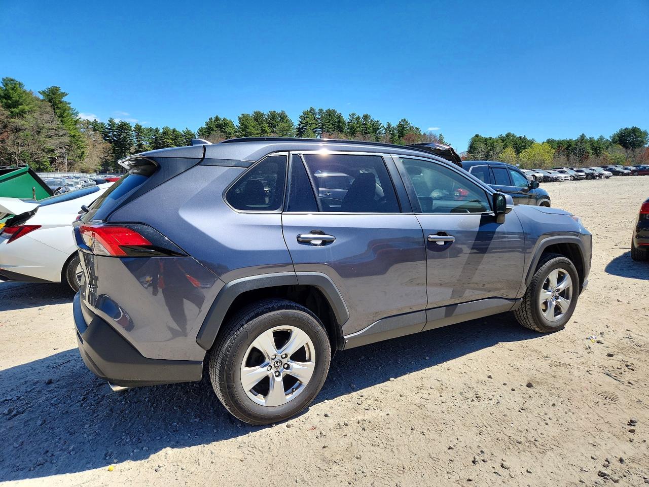 2019 TOYOTA RAV4 XLE photo 7