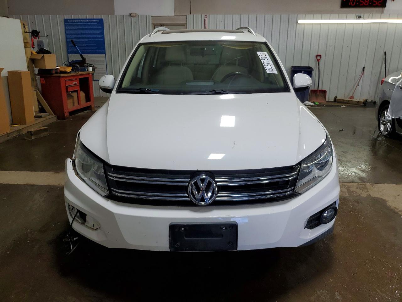 2013 VOLKSWAGEN TIGUAN S photo 9