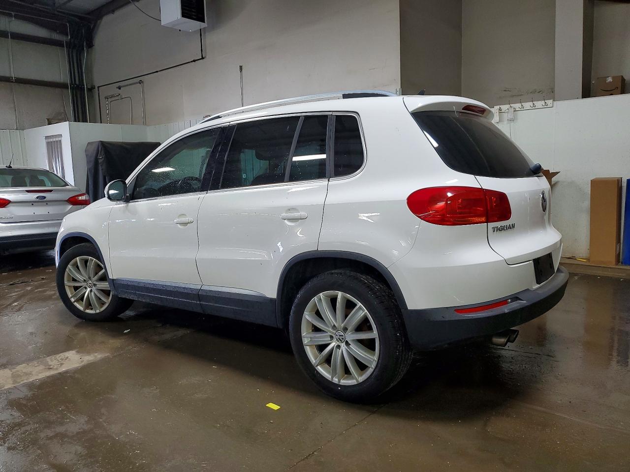2013 VOLKSWAGEN TIGUAN S photo 3