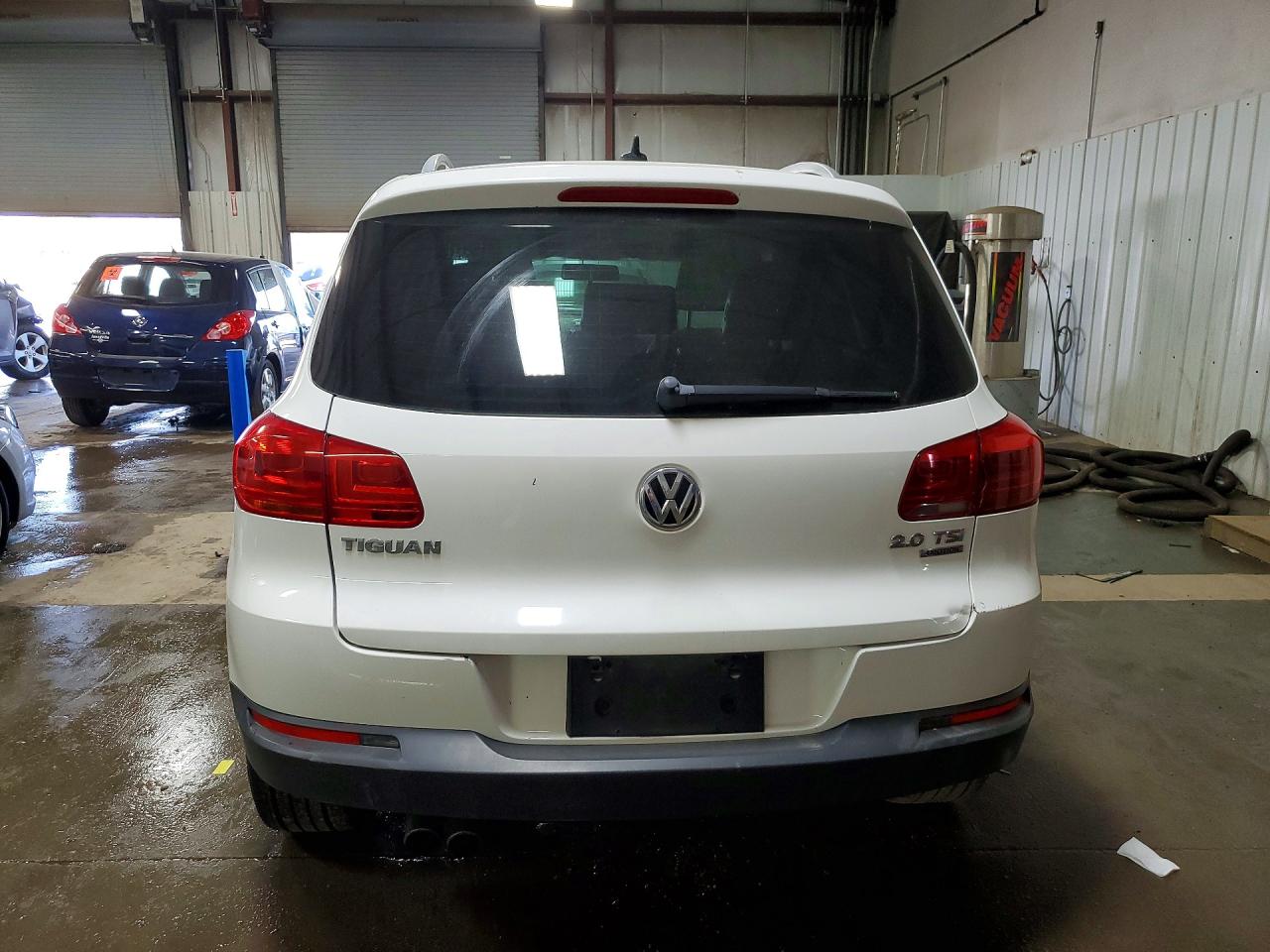 2013 VOLKSWAGEN TIGUAN S photo 11