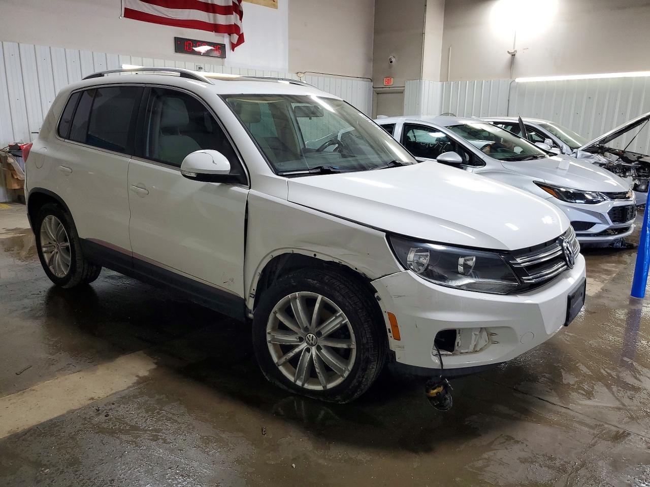 2013 VOLKSWAGEN TIGUAN S photo 7