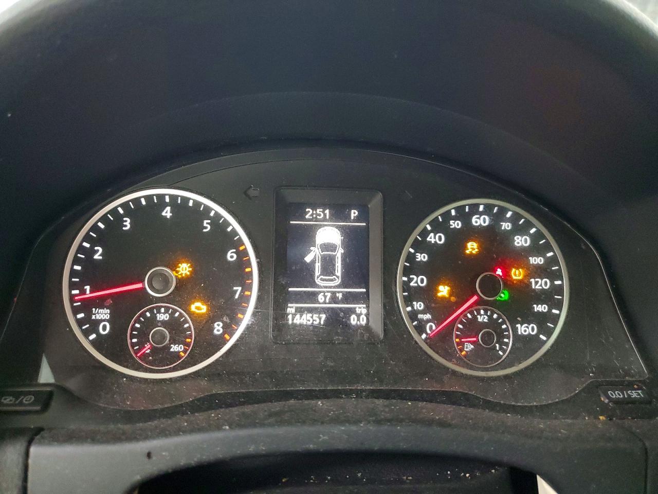 2013 VOLKSWAGEN TIGUAN S photo 17