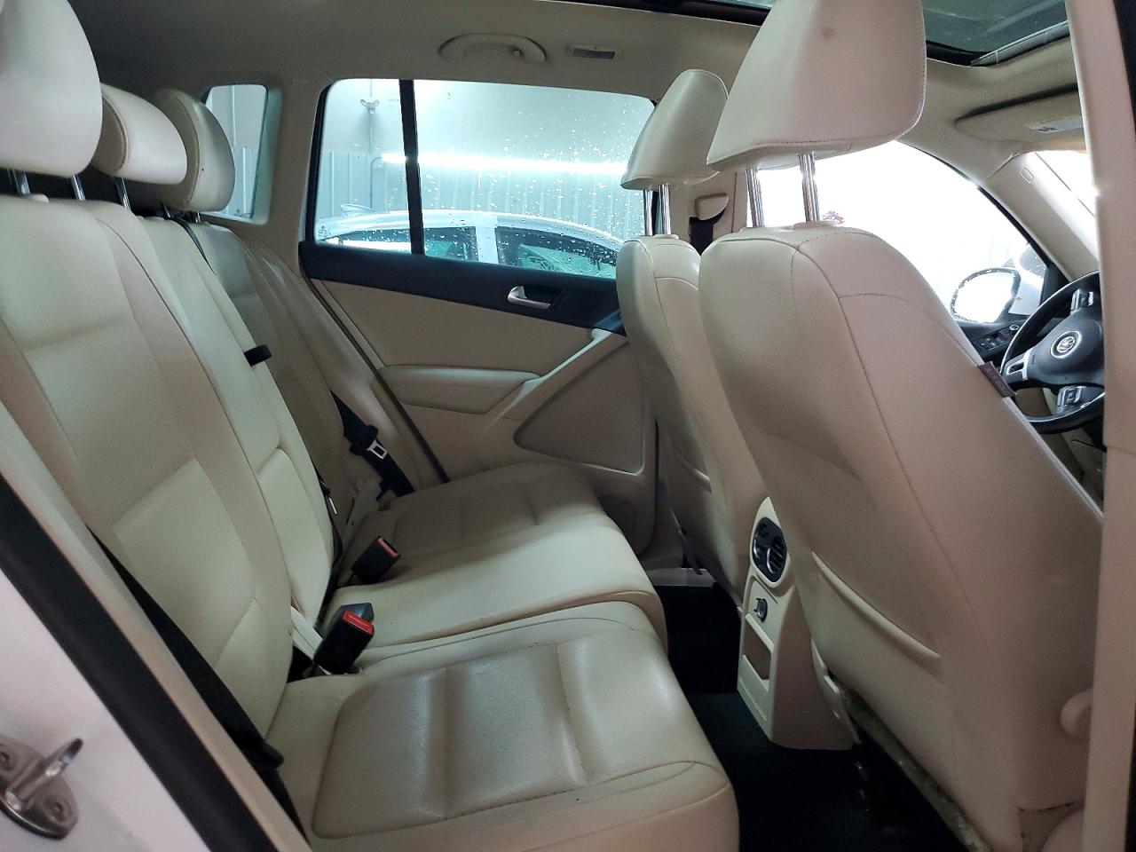 2013 VOLKSWAGEN TIGUAN S photo 19