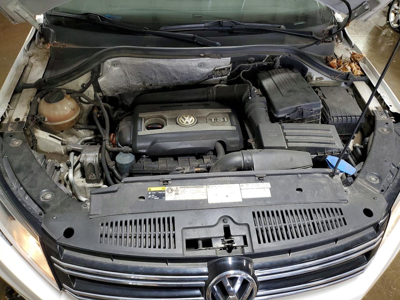 2013 VOLKSWAGEN TIGUAN S photo 21