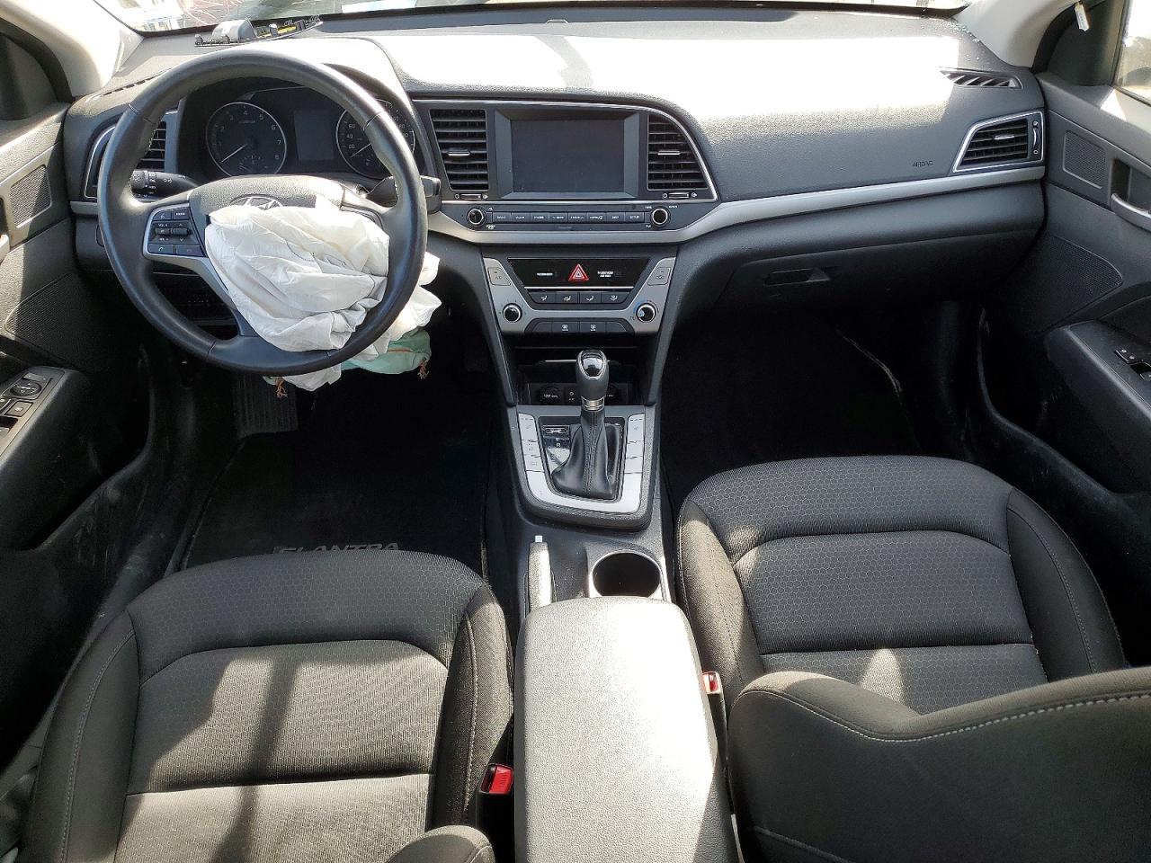 2017 HYUNDAI ELANTRA SE photo 22