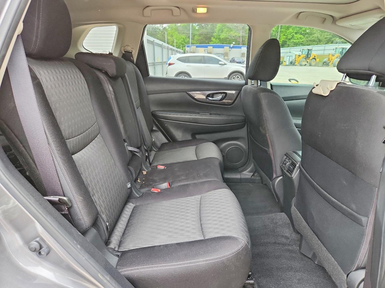 2019 NISSAN ROGUE SV photo 31