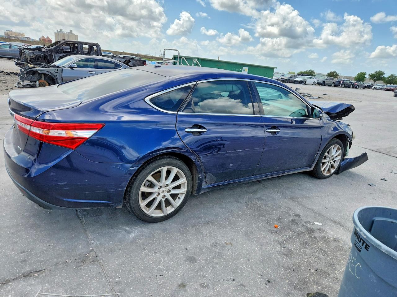 2013 TOYOTA AVALON XLE TOURING photo 7