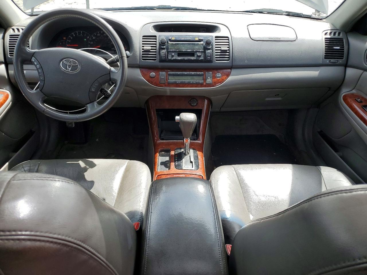 2005 TOYOTA CAMRY XLE V6 photo 8