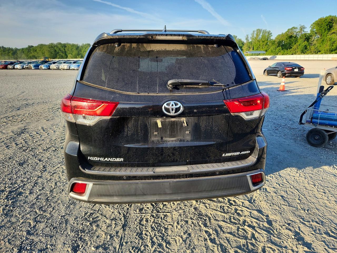 2019 TOYOTA HIGHLANDER LIMITED photo 6
