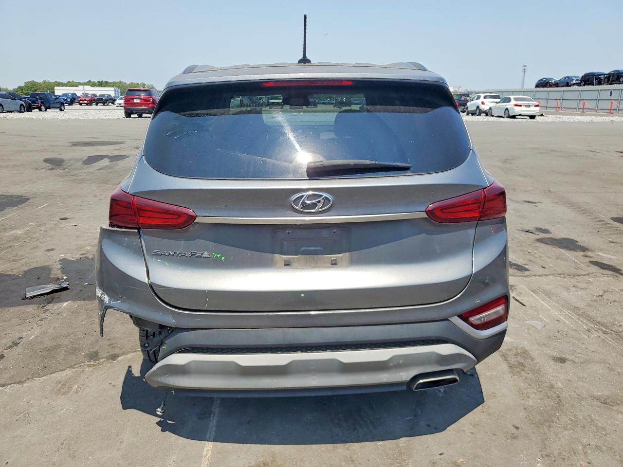 2019 HYUNDAI SANTA FE SE photo 11