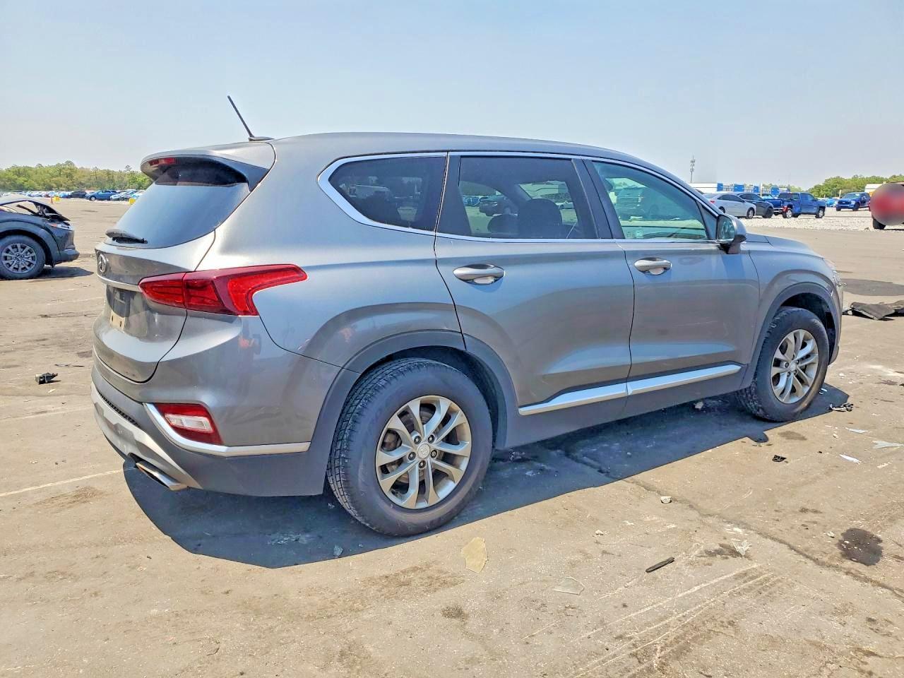 2019 HYUNDAI SANTA FE SE photo 5