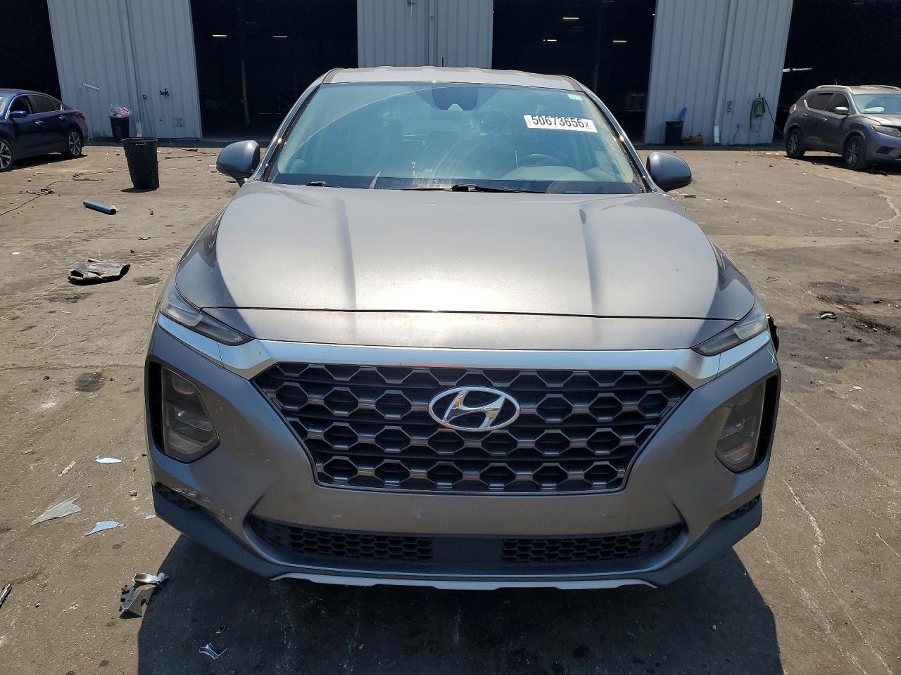 2019 HYUNDAI SANTA FE SE photo 9