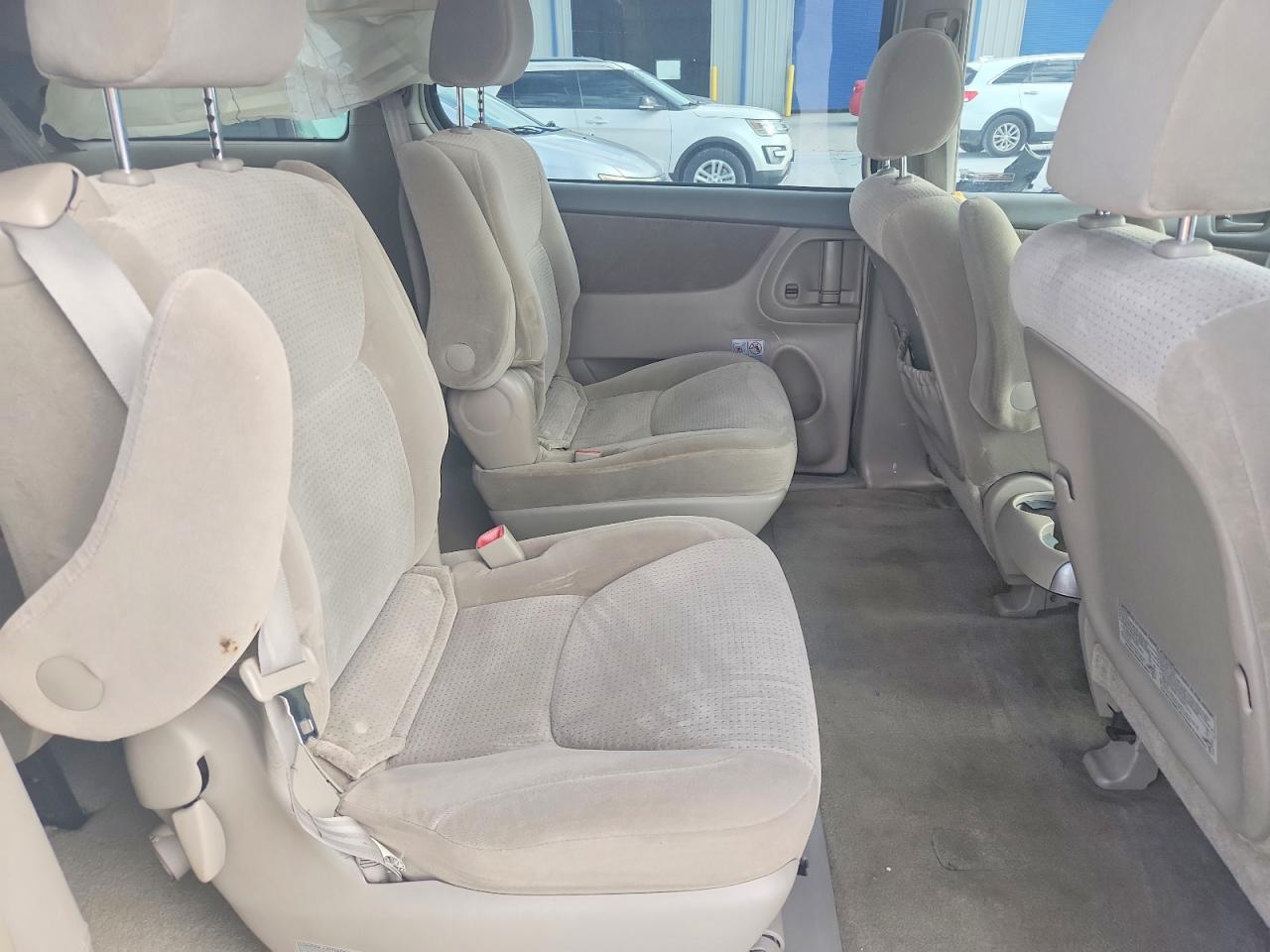 2008 TOYOTA SIENNA LE 7-PASSENGER photo 31