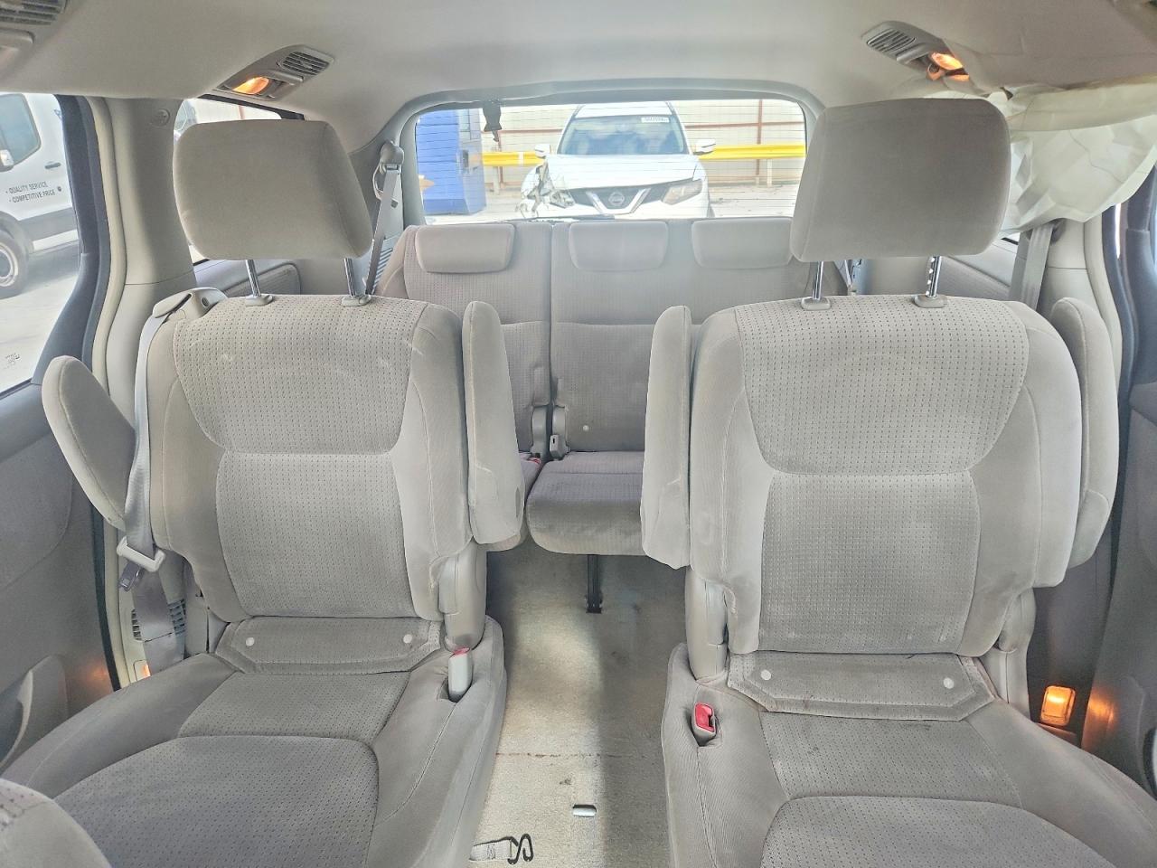 2008 TOYOTA SIENNA LE 7-PASSENGER photo 28
