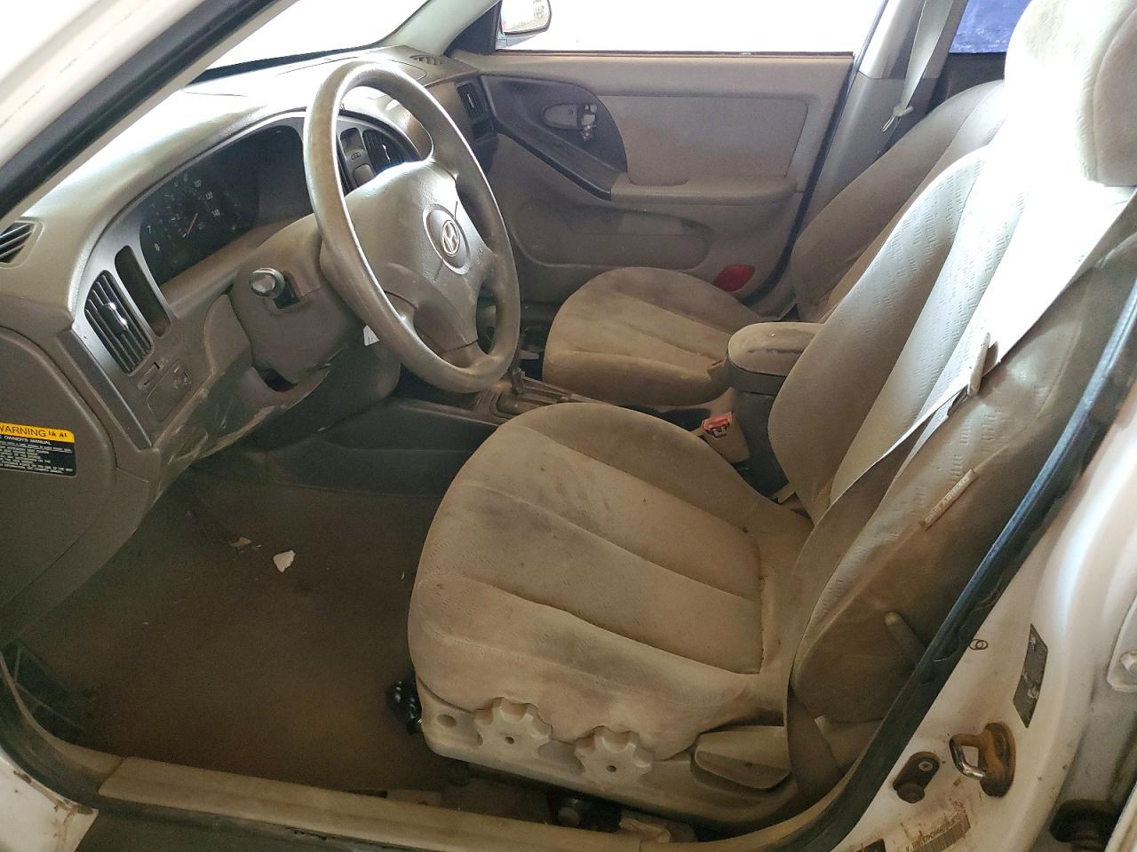 2004 HYUNDAI ELANTRA GLS photo 13