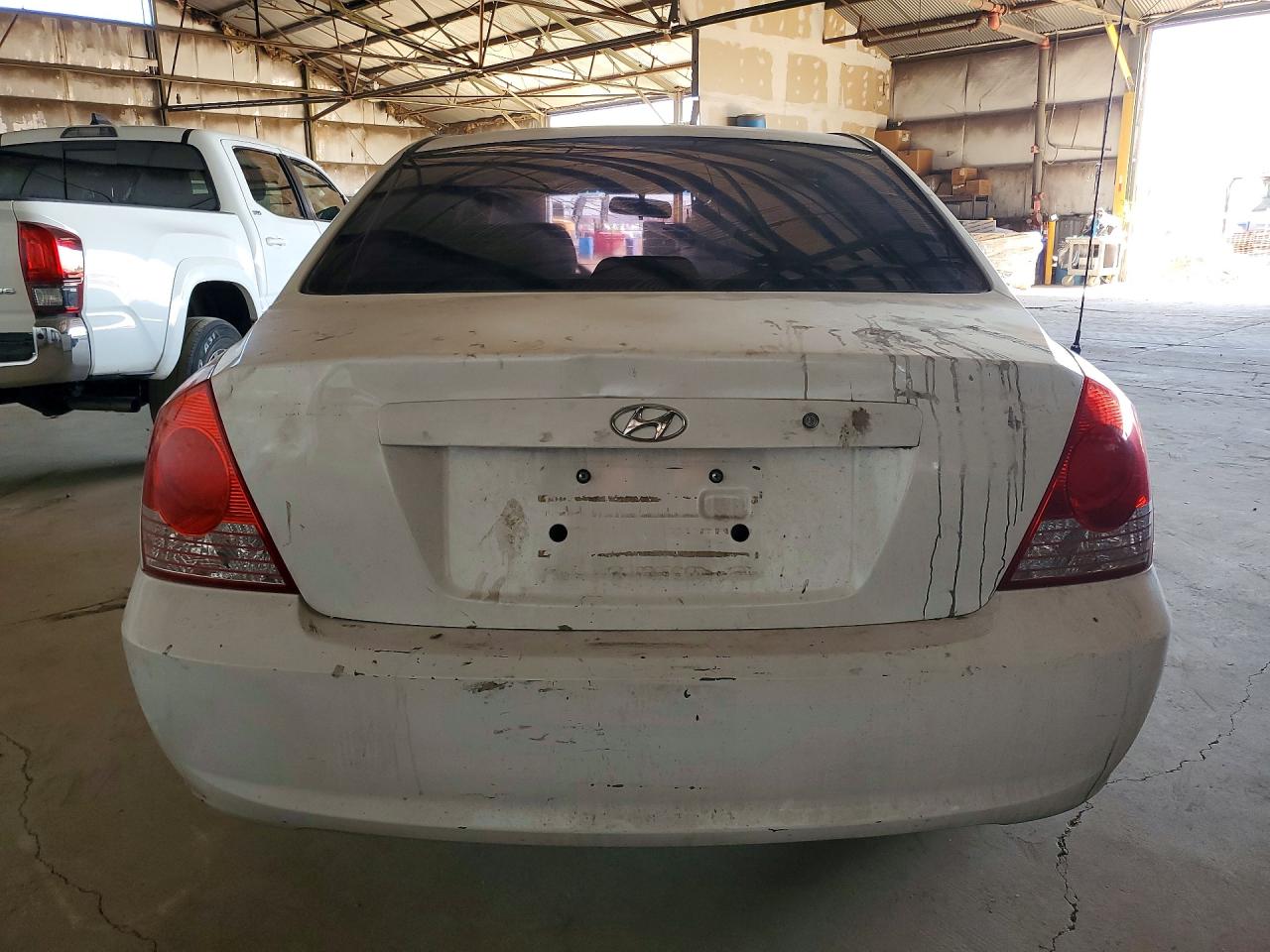 2004 HYUNDAI ELANTRA GLS photo 11