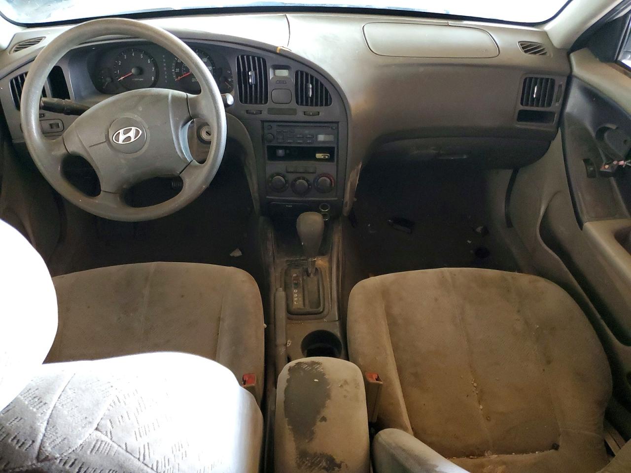 2004 HYUNDAI ELANTRA GLS photo 15