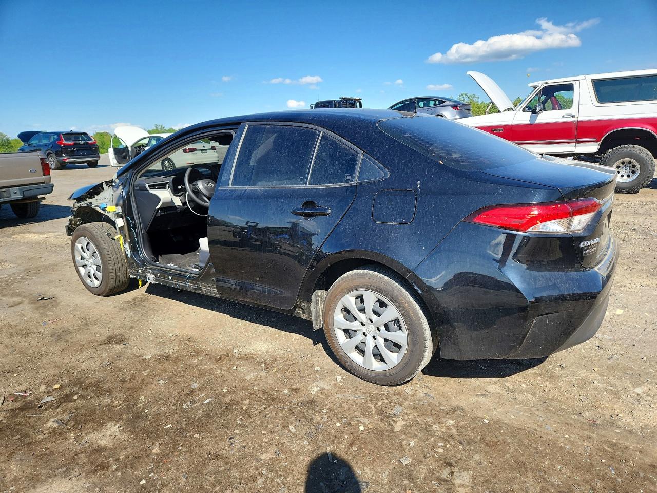 2023 TOYOTA COROLLA LE photo 4