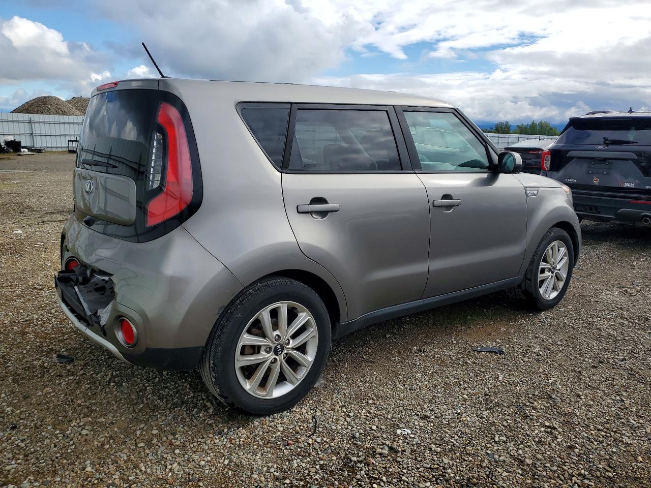 2017 KIA SOUL + photo 3