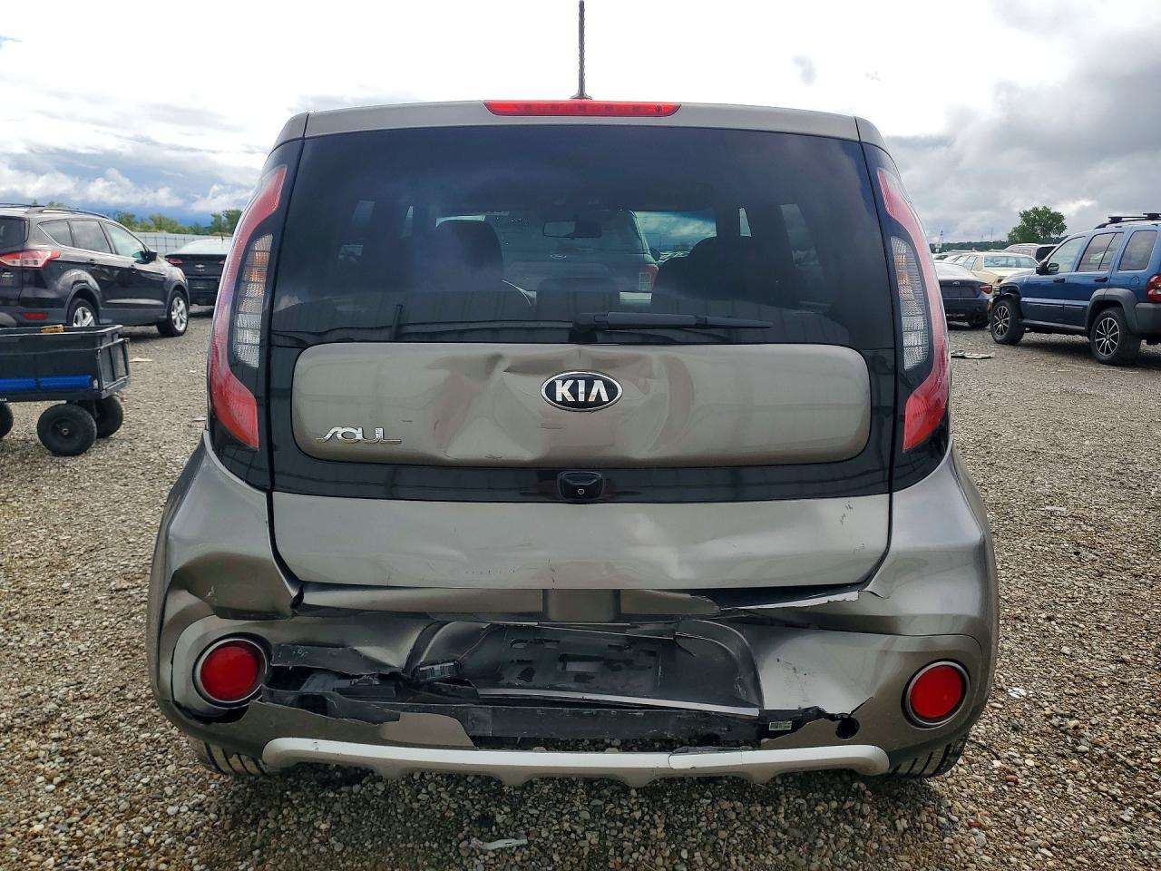 2017 KIA SOUL + photo 6