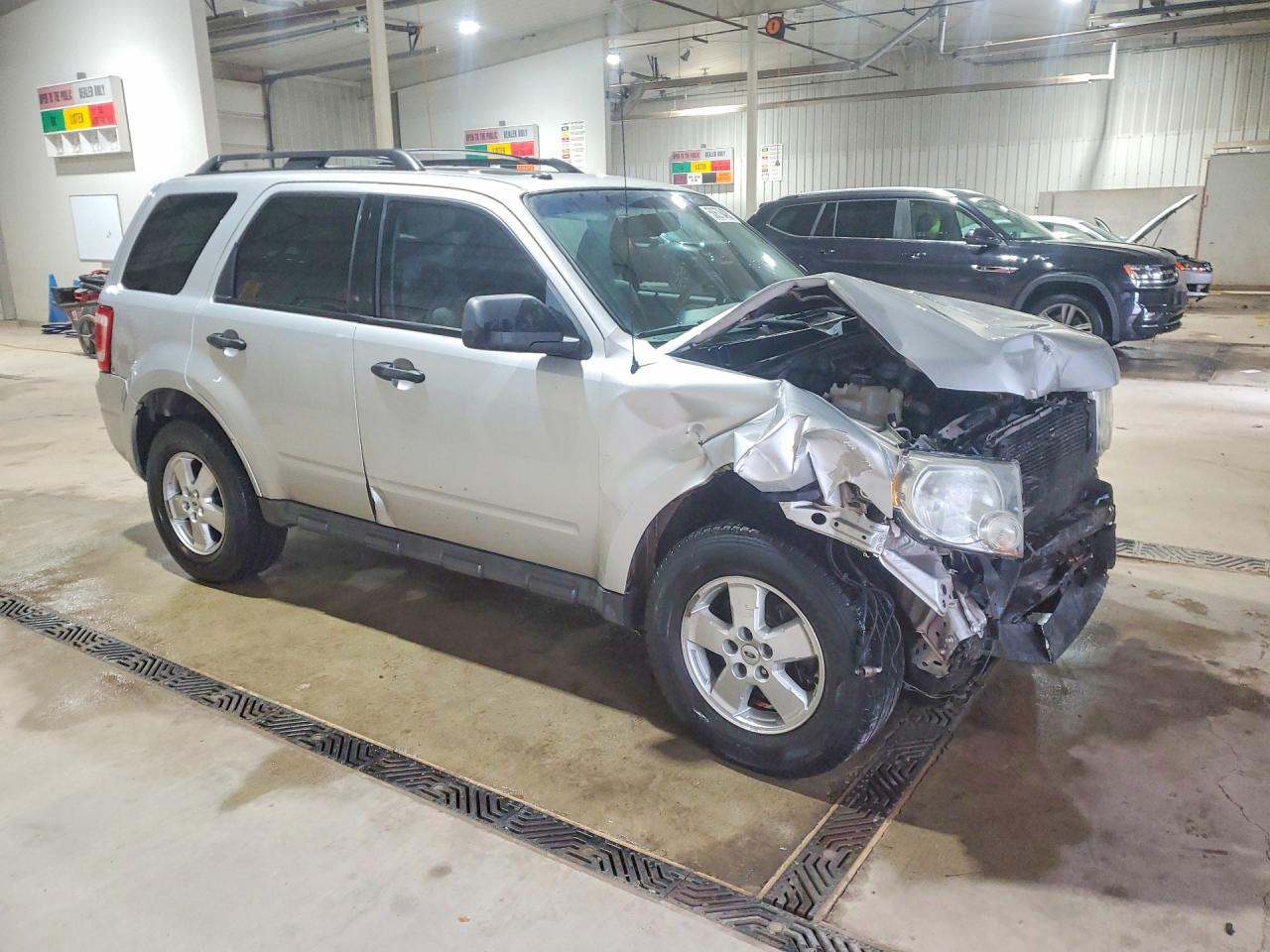 2010 FORD ESCAPE XLT photo 10