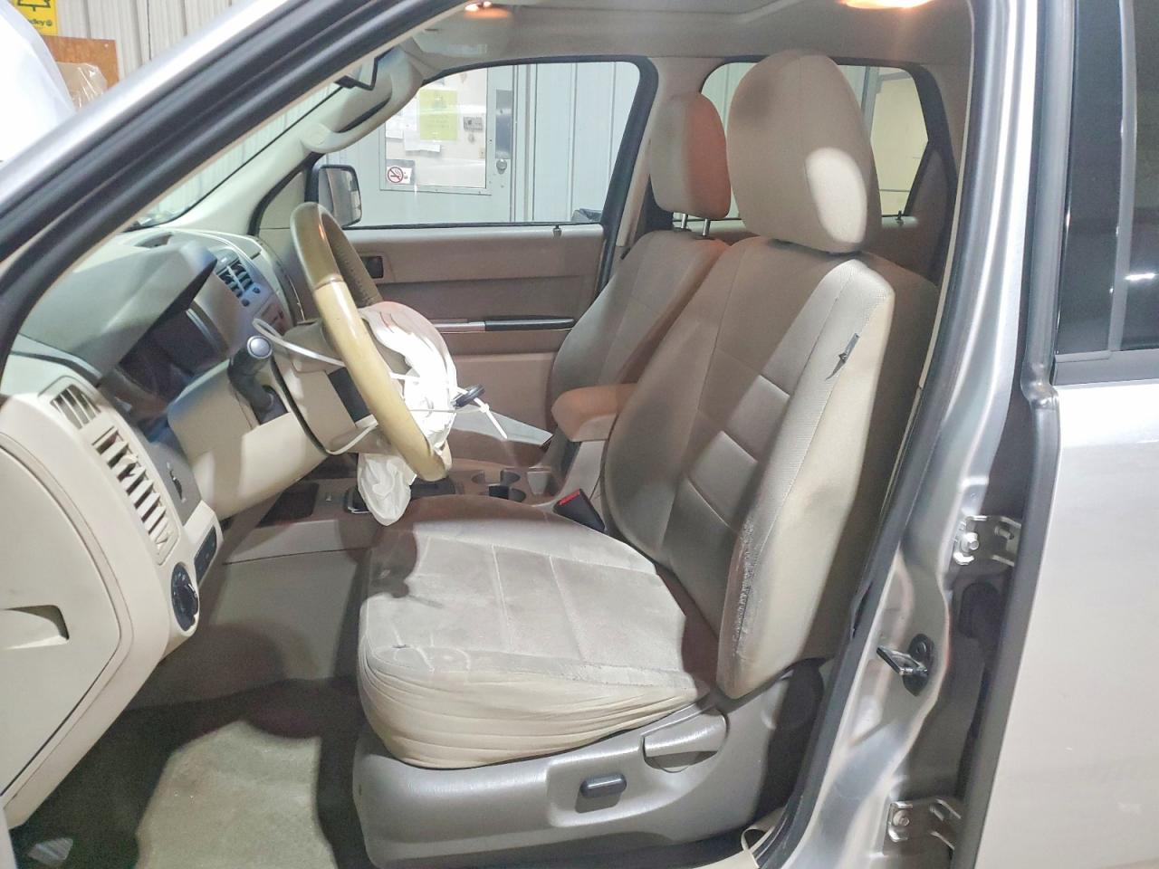 2010 FORD ESCAPE XLT photo 19