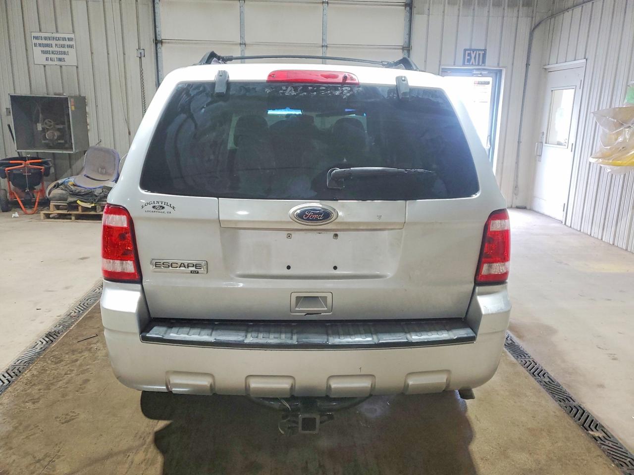 2010 FORD ESCAPE XLT photo 16