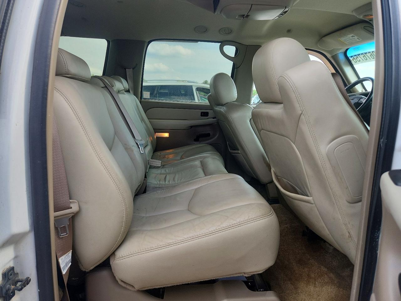 2003 GMC YUKON XL K2500 photo 11