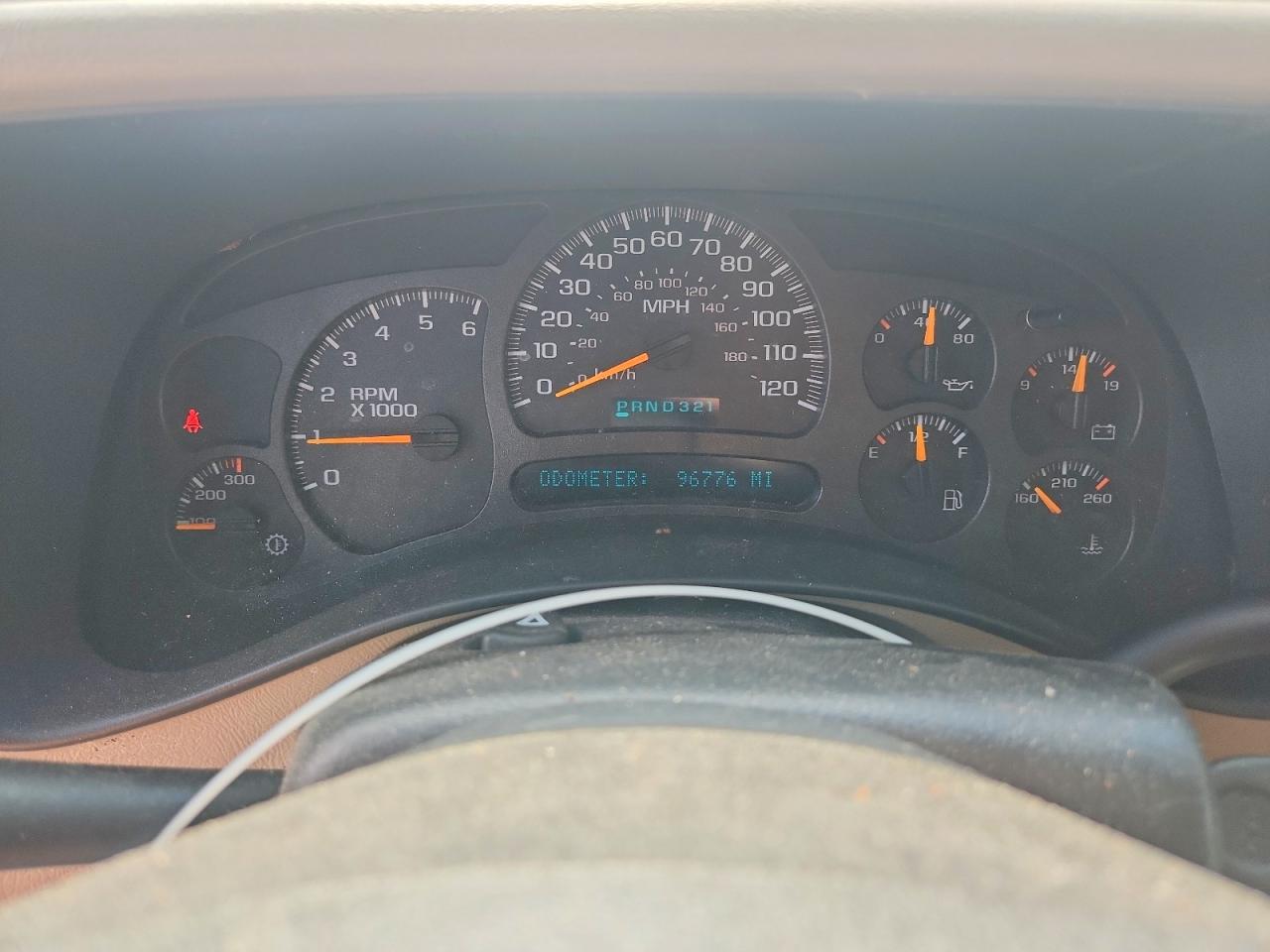 2003 GMC YUKON XL K2500 photo 9