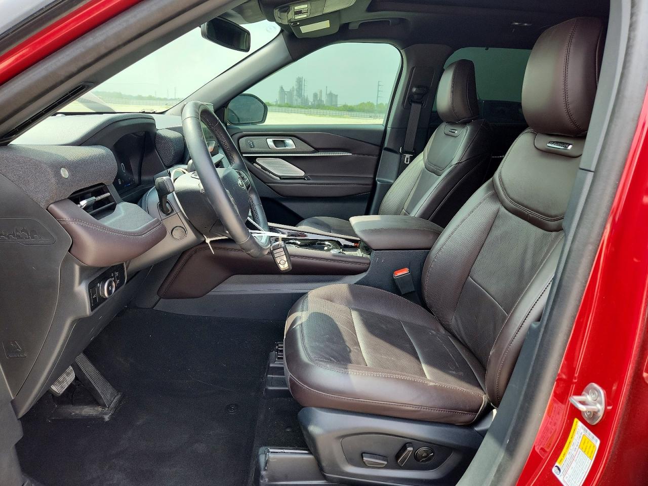 2025 FORD EXPLORER PLATINUM photo 11