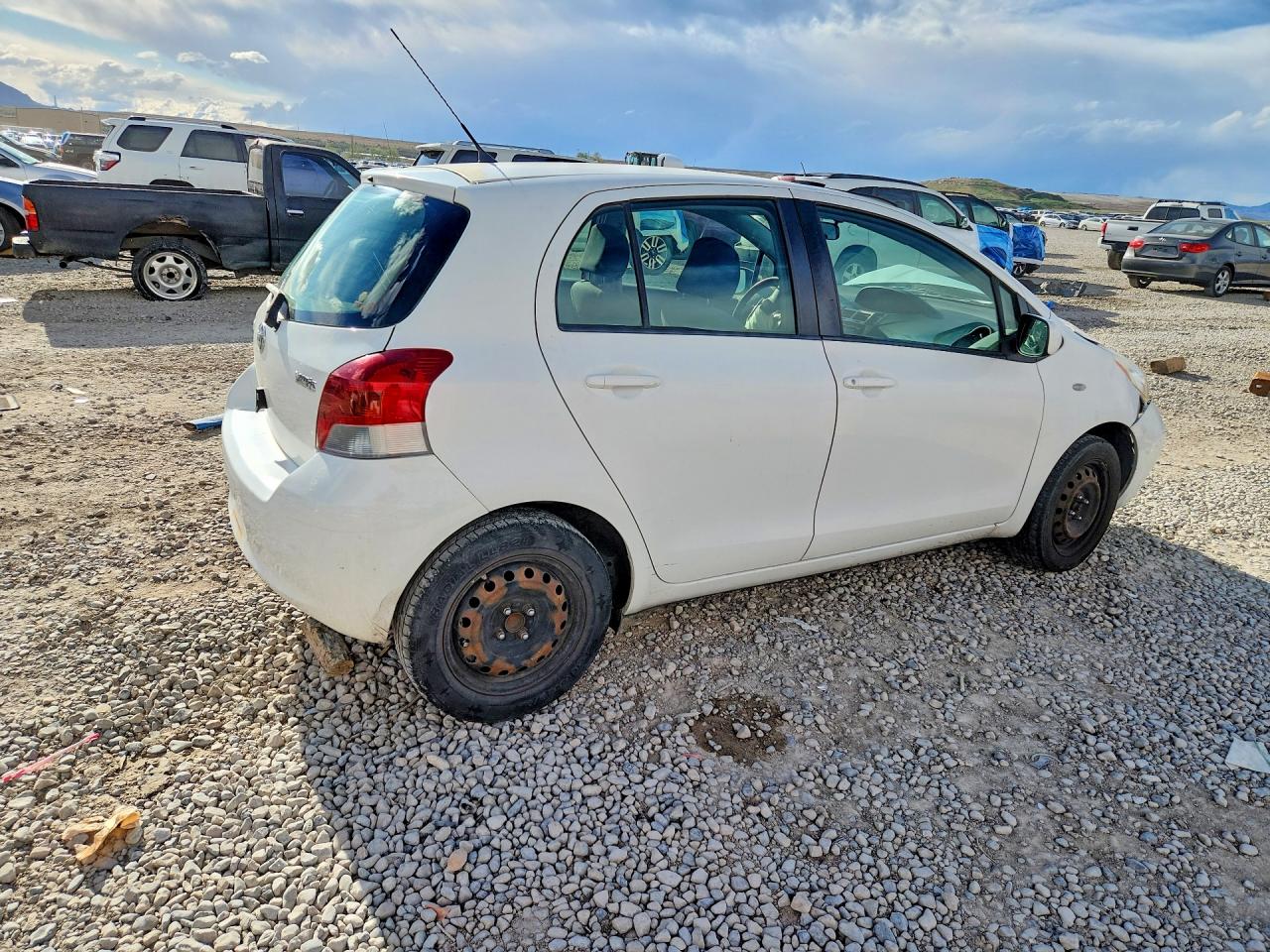2010 TOYOTA YARIS BASE photo 7