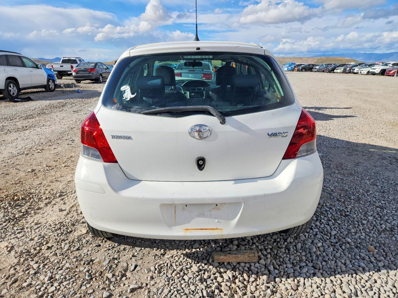 2010 TOYOTA YARIS BASE photo 16