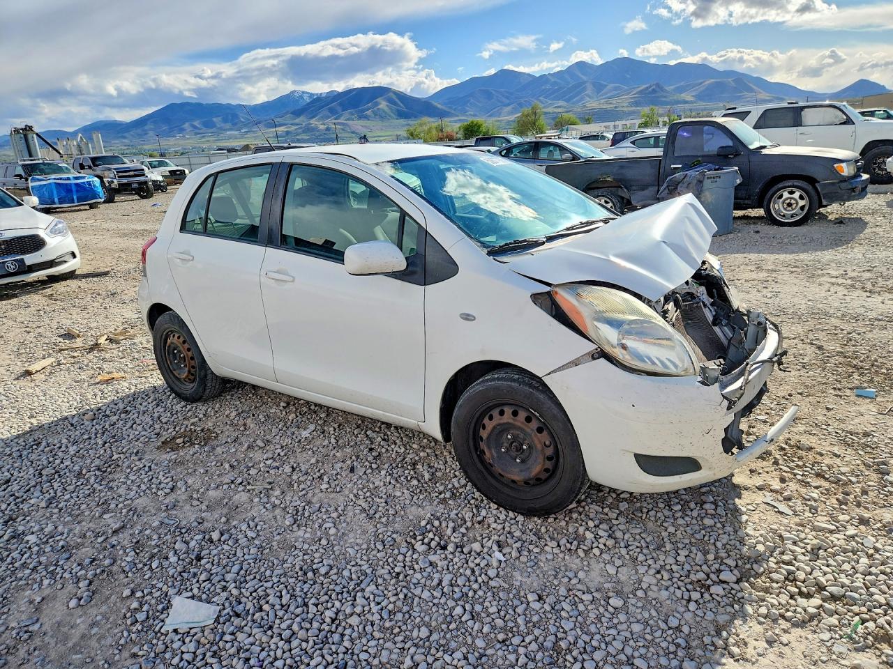 2010 TOYOTA YARIS BASE photo 10