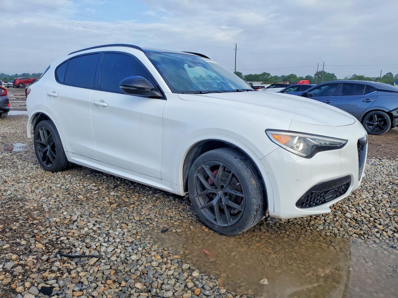 2020 ALFA ROMEO STELVIO photo 7