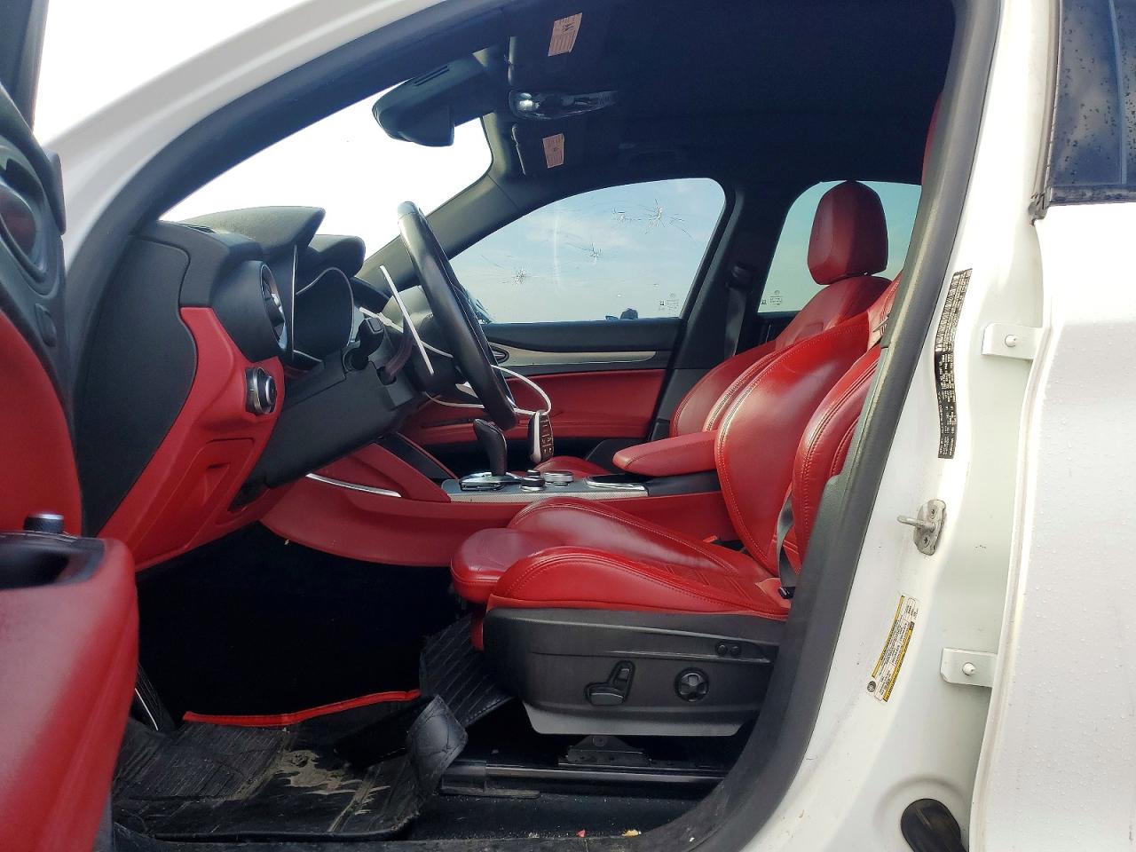 2020 ALFA ROMEO STELVIO photo 13