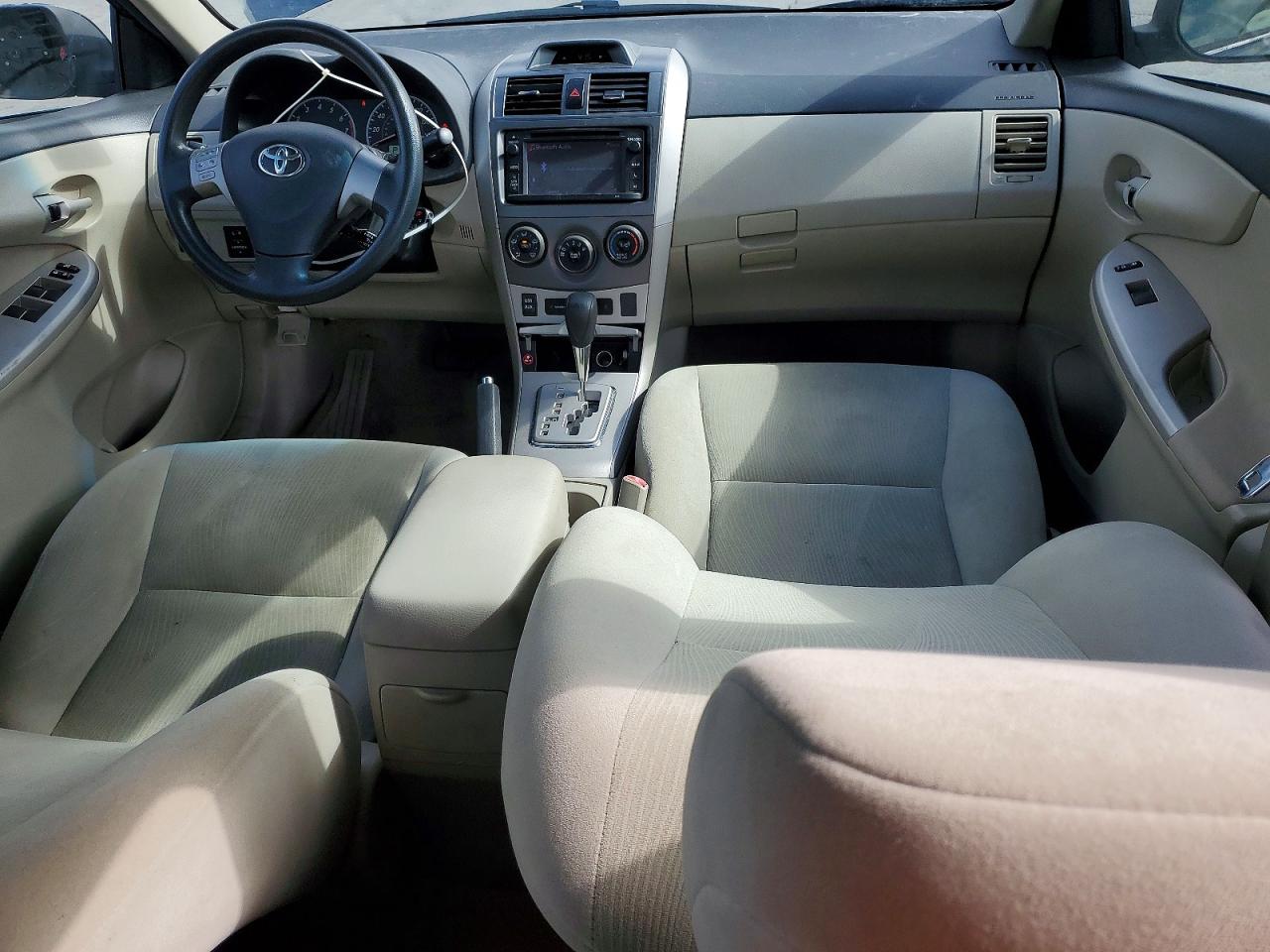 2013 TOYOTA COROLLA LE photo 22